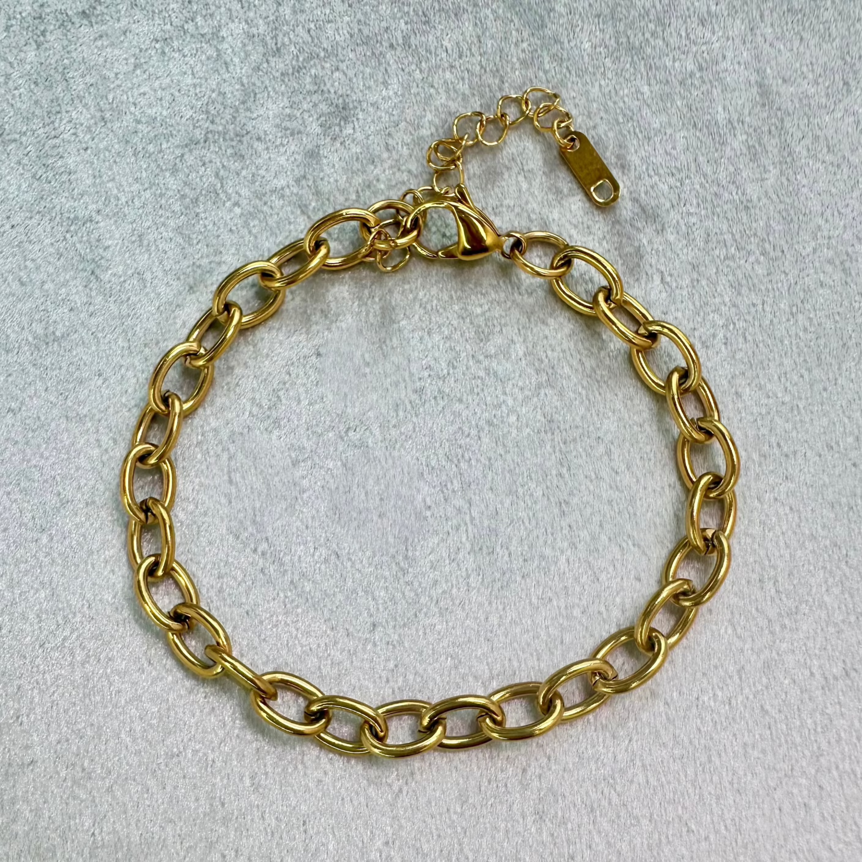 Soft Edgle Oval Chain Bracelet